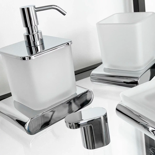 Дозатор Remer Lounge LN13CR