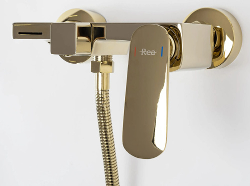 Смеситель для ванны Rea Berg Gold B2043