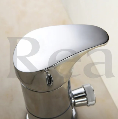 Смеситель для ванны Rea Riven B0457