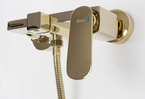 Смеситель для ванны Rea Berg Gold B2043